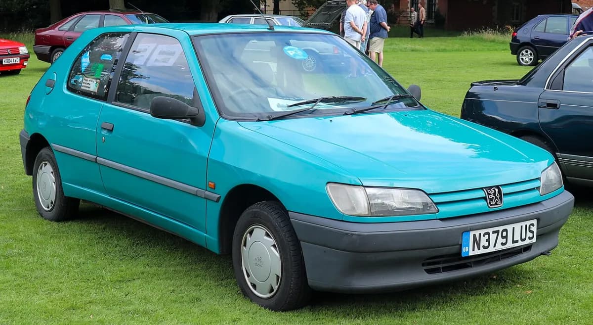 Peugeot 306 N3/N5 (1993-2002) önden görünüm