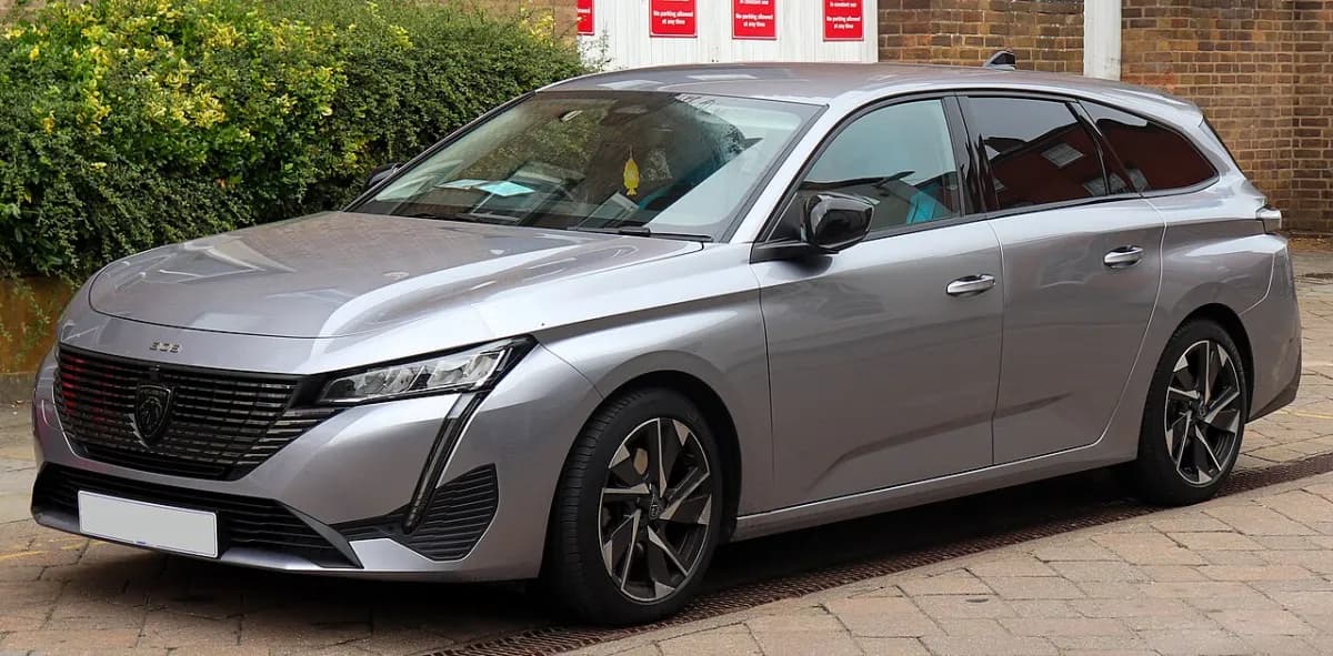 Peugeot 308 P5 (2021-...) önden görünüm