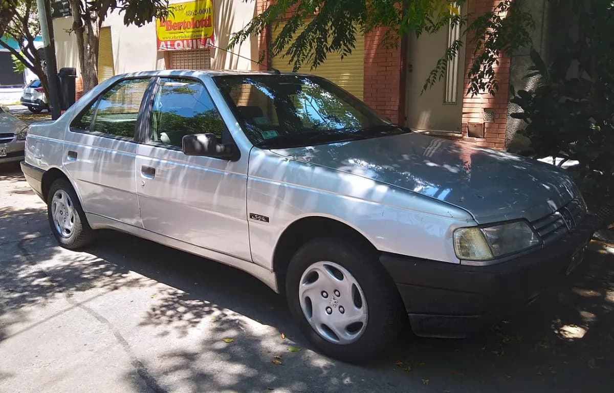 Peugeot 405 MK1 (1987-1997) önden görünüm