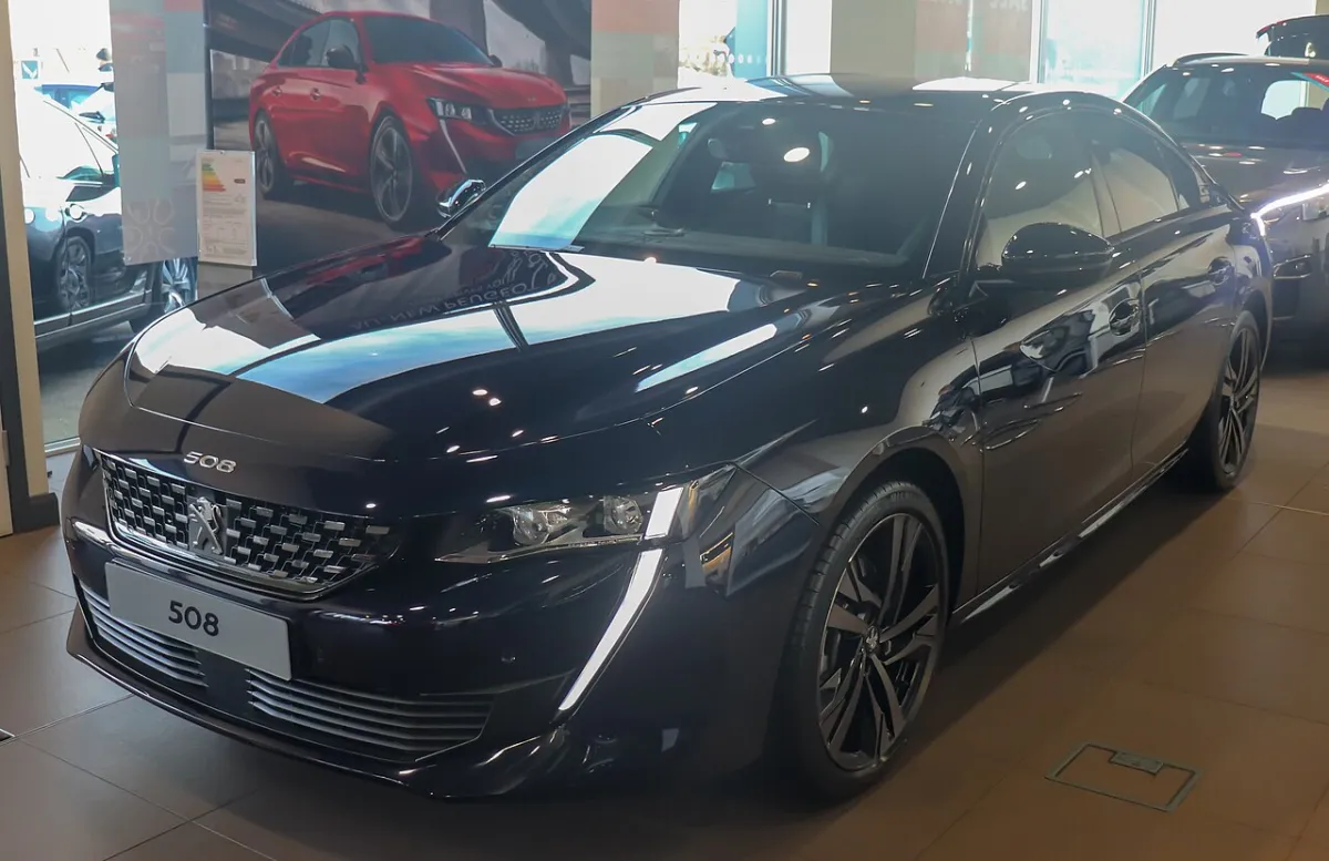Peugeot 508 R8 (2018-) önden görünüm