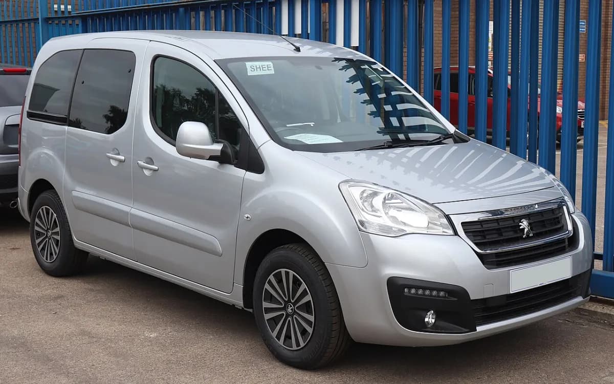 Peugeot Partner B9 Tepee (2008-2018) önden görünüm