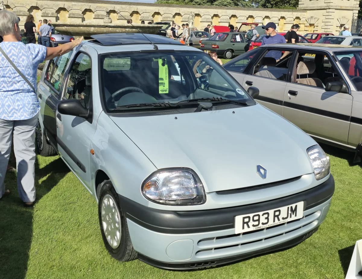 Renault Clio MK2 ph1 (1998-2001) önden görünüm