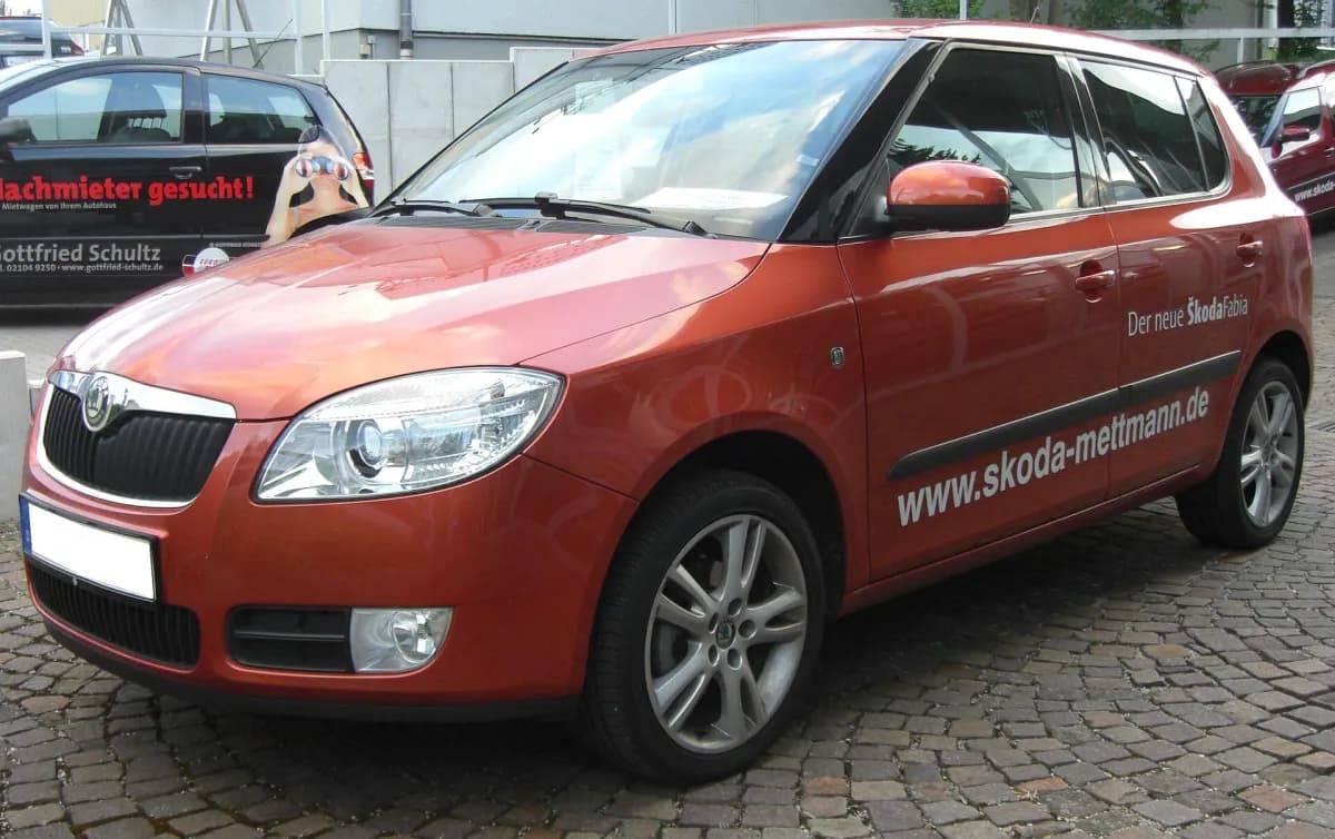 Skoda Fabia 5J (2007-2014) önden görünüm