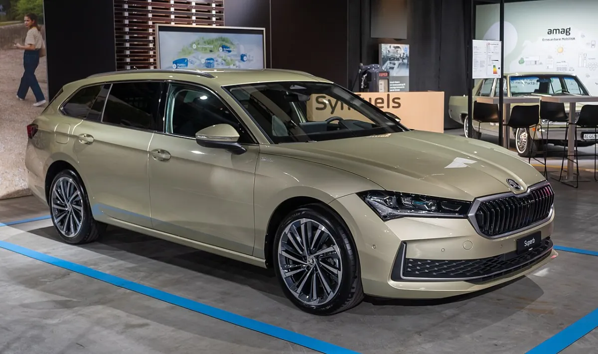 Skoda Superb B9 (2023-) önden görünüm