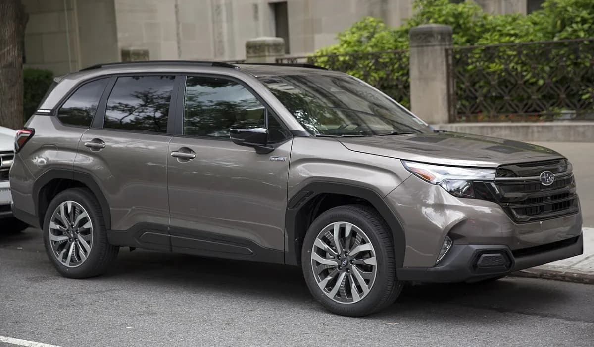 Subaru Forester SL (2025-) önden görünüm