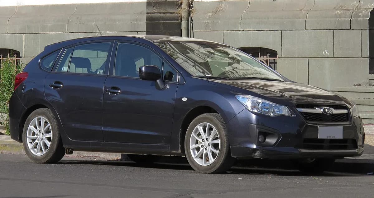 Subaru Impreza GJ (2012-2016) önden görünüm