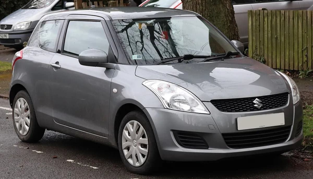 Suzuki Swift ZC72 (2010-2017) önden görünüm