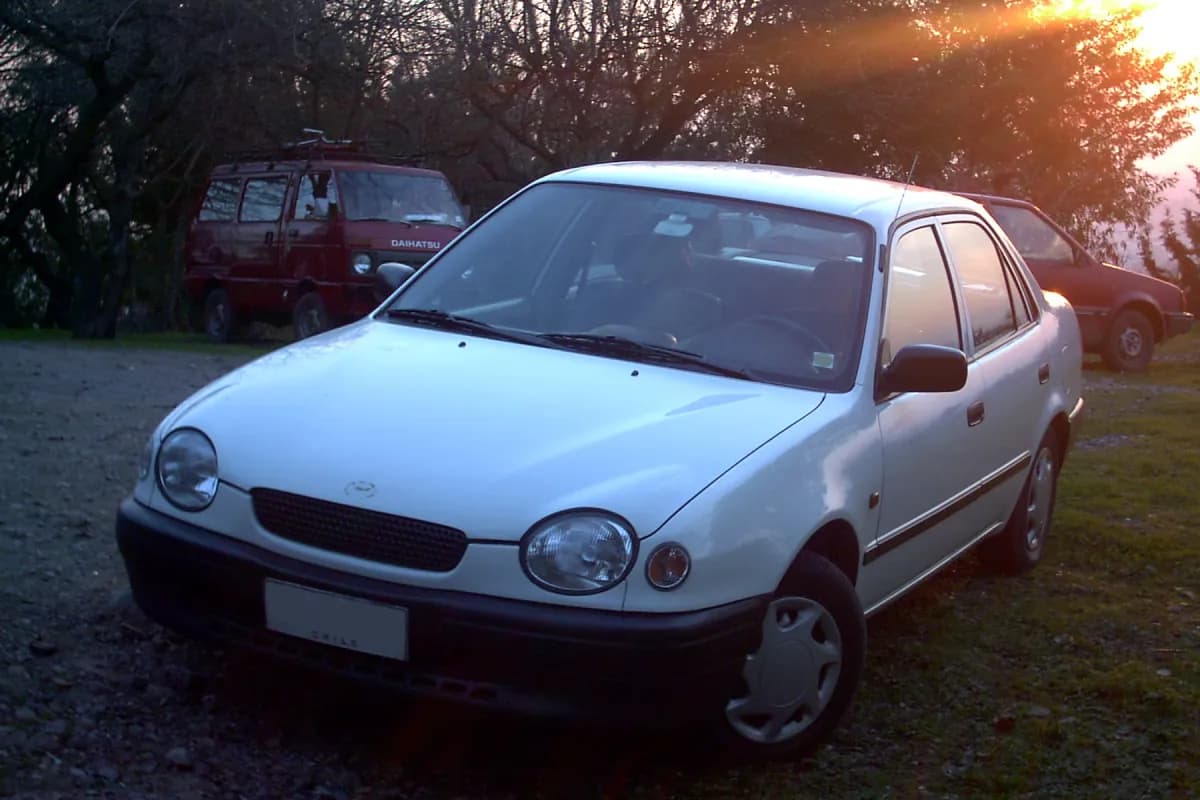 Toyota Corolla E110 pre (1998-1999) önden görünüm