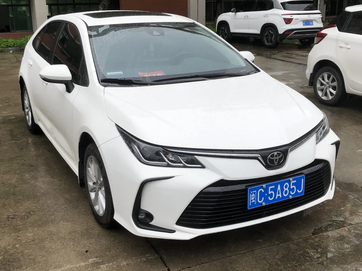 Toyota Corolla E210 (2019-) önden görünüm