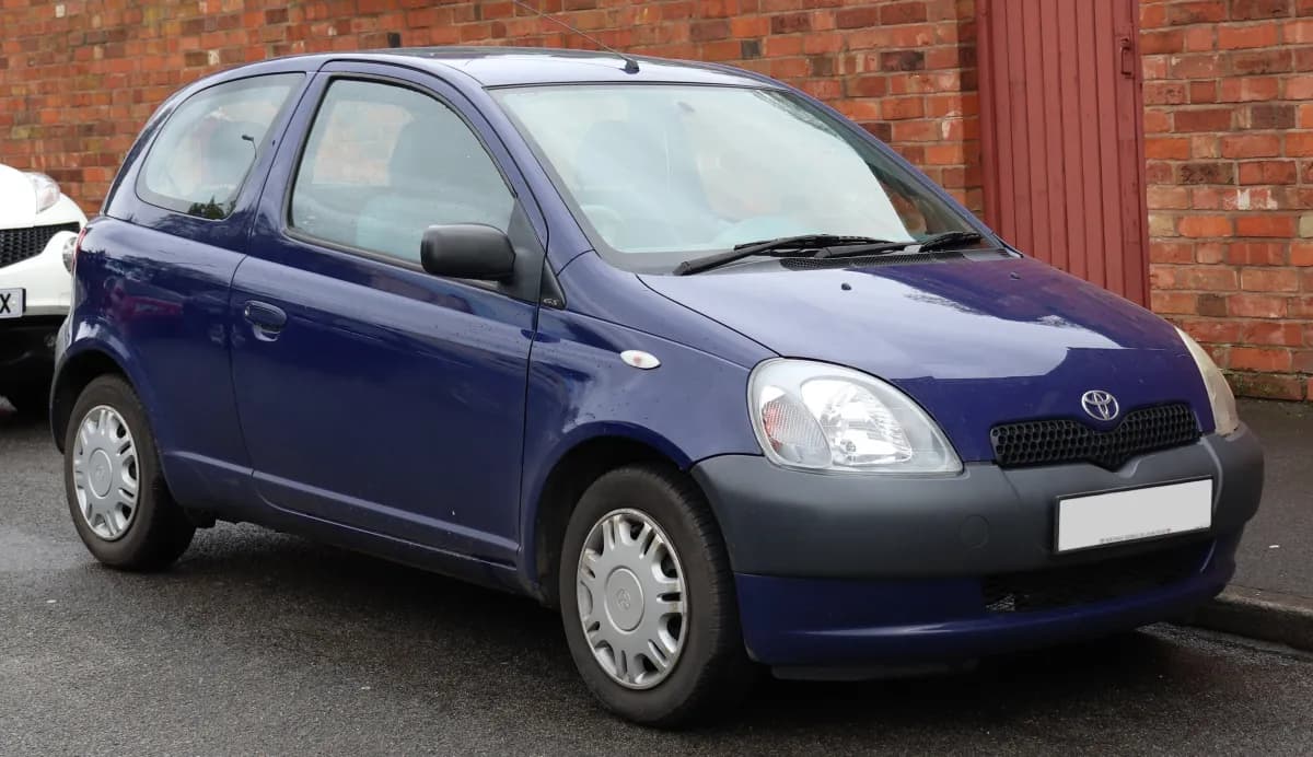 Toyota Yaris XP10 (1999-2005) önden görünüm