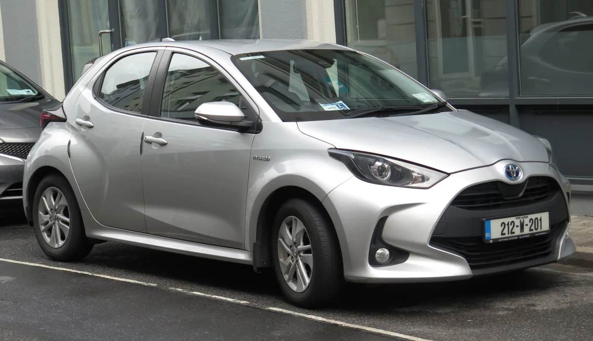 Toyota Yaris XP210 (2020-) önden görünüm