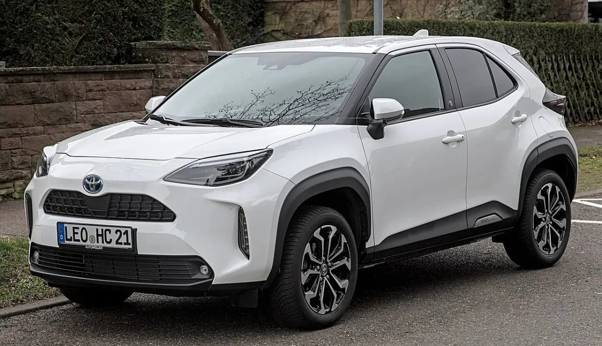 Toyota Yaris Cross XP210 (2021-) önden görünüm