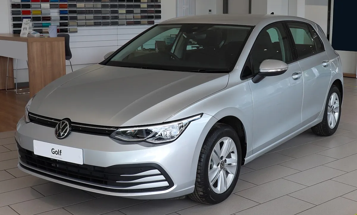 Volkswagen Golf Mk8 (2019-) önden görünüm