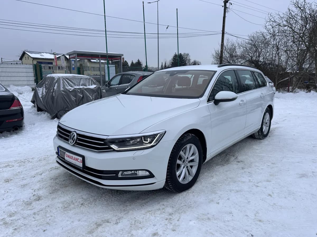 Volkswagen Passat B8 (2015-2022) önden görünüm