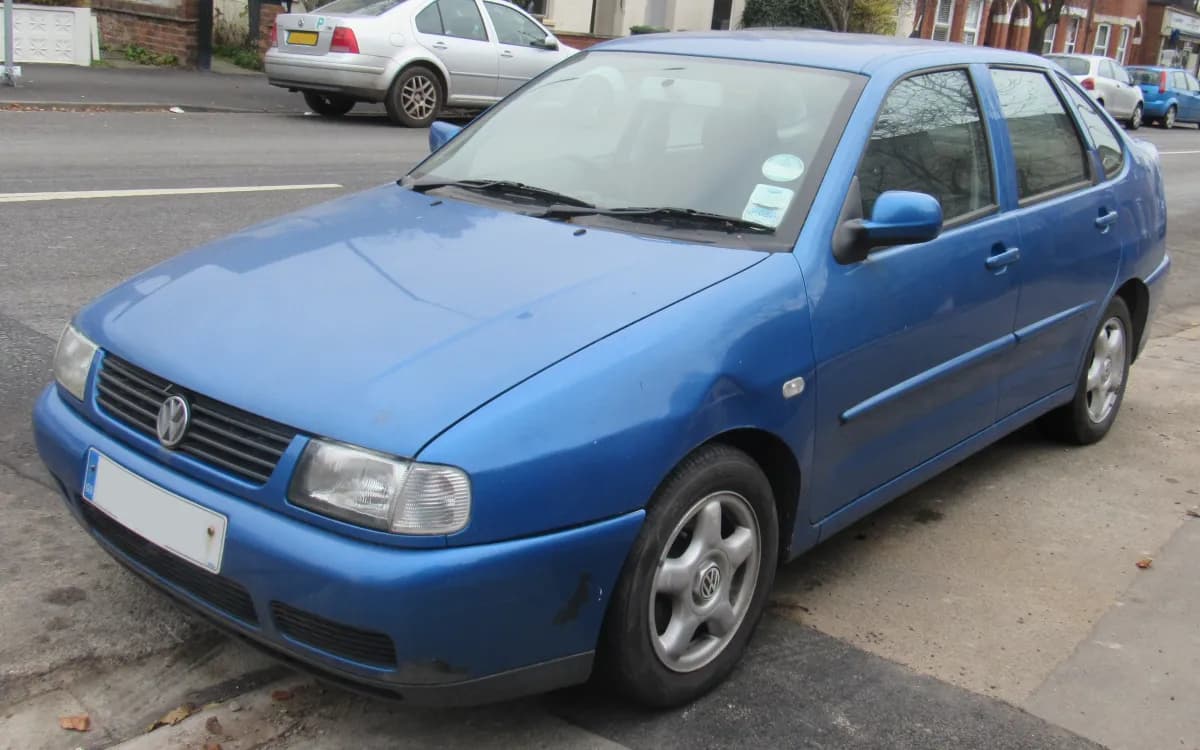 Volkswagen Polo Mk3 (1994-2001) önden görünüm