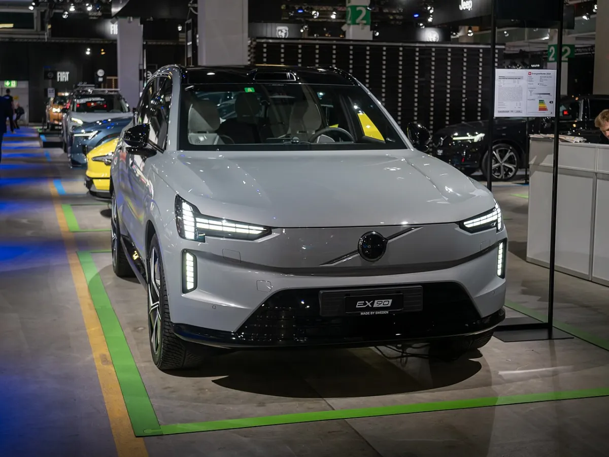 Volvo EX90 EX90 (2024-) önden görünüm