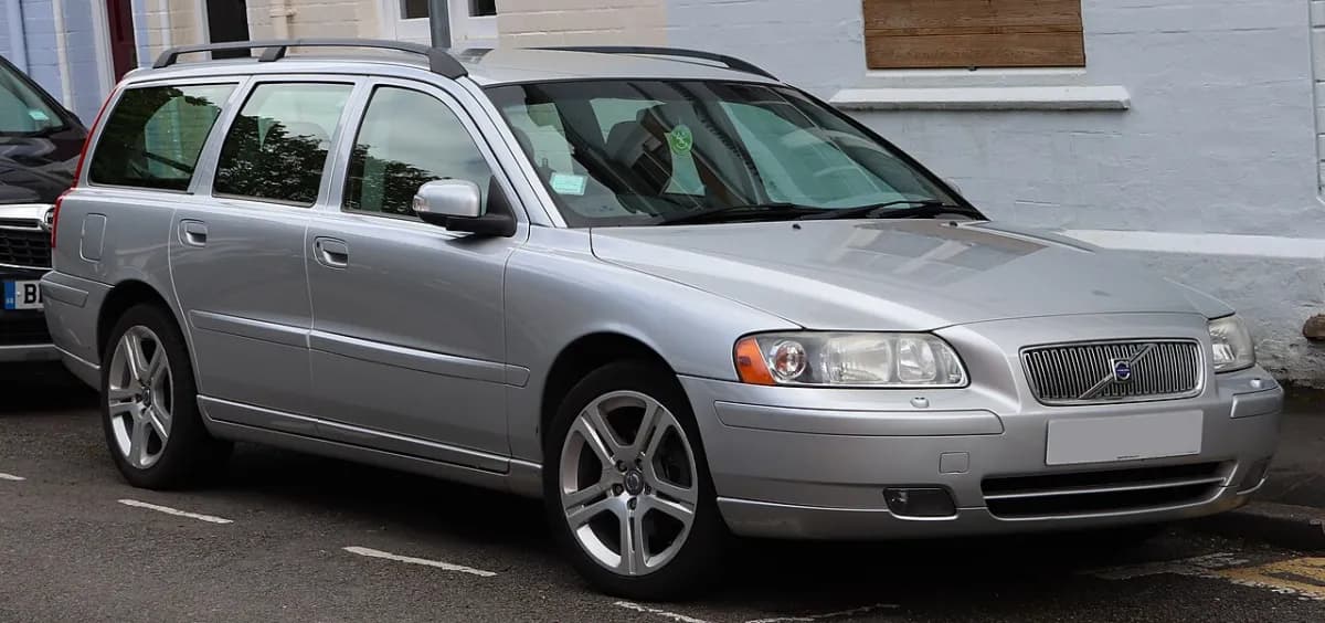 Volvo V70 P3 (2007-2016) önden görünüm