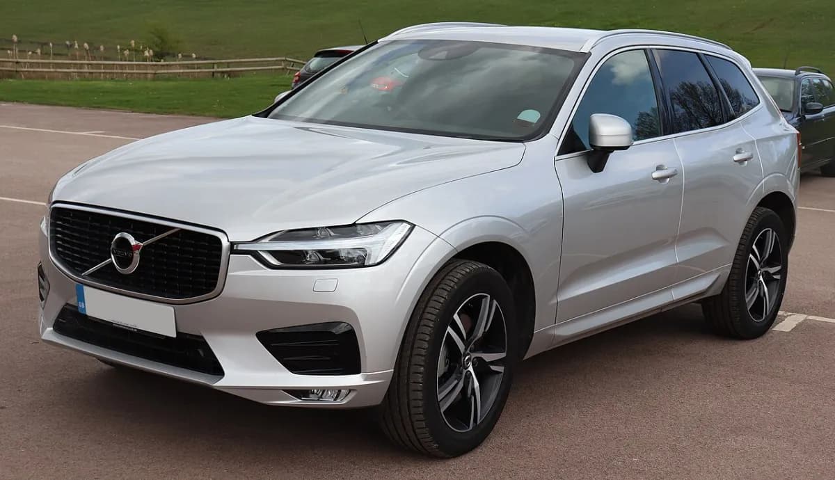 Volvo XC60 246 (2017-) önden görünüm