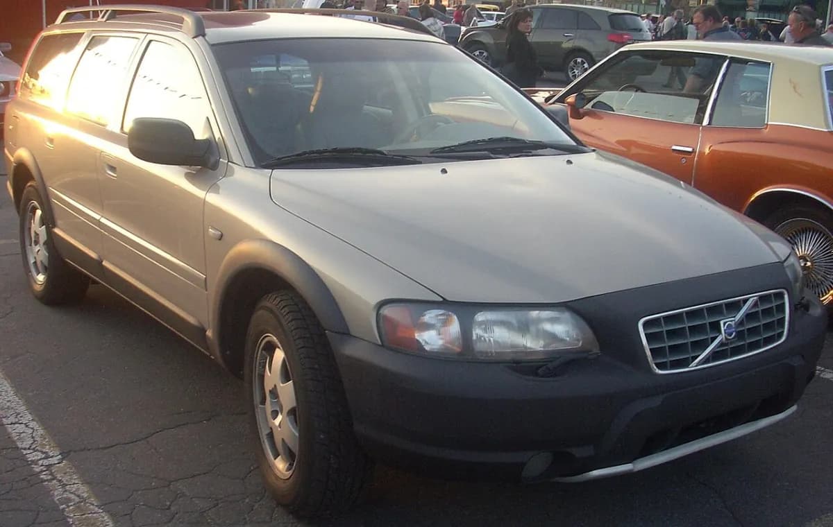 Volvo XC70 Mk1 (2000-2007) önden görünüm