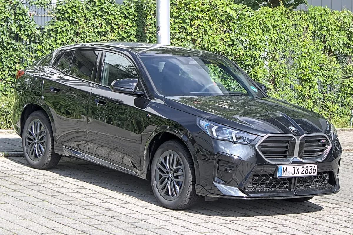 BMW X2 U10 (2024-) önden görünüm