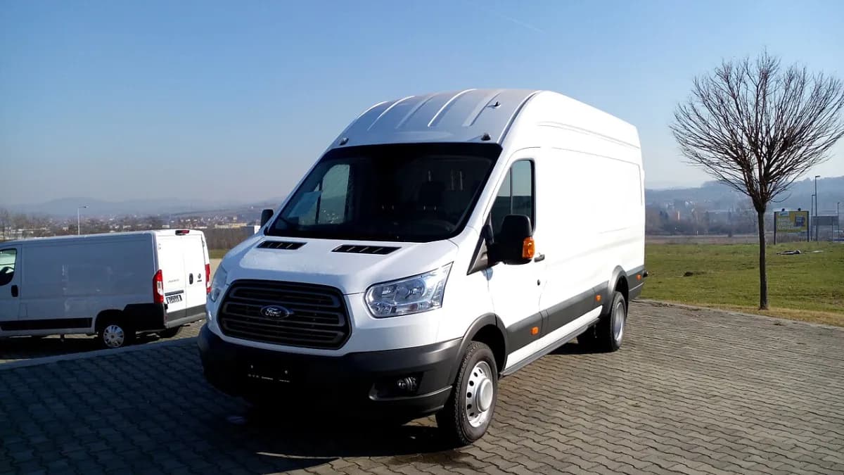 Ford Transit Mk6 (2000-2006) önden görünüm