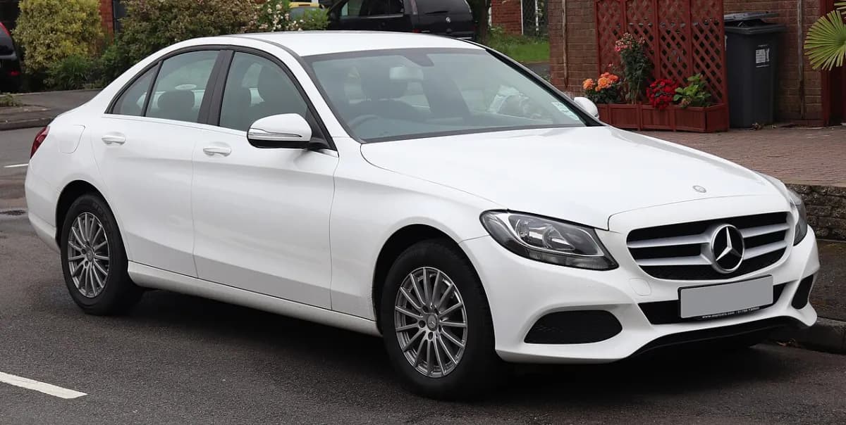 Mercedes-Benz C-Serisi W205 (2014-2021) önden görünüm