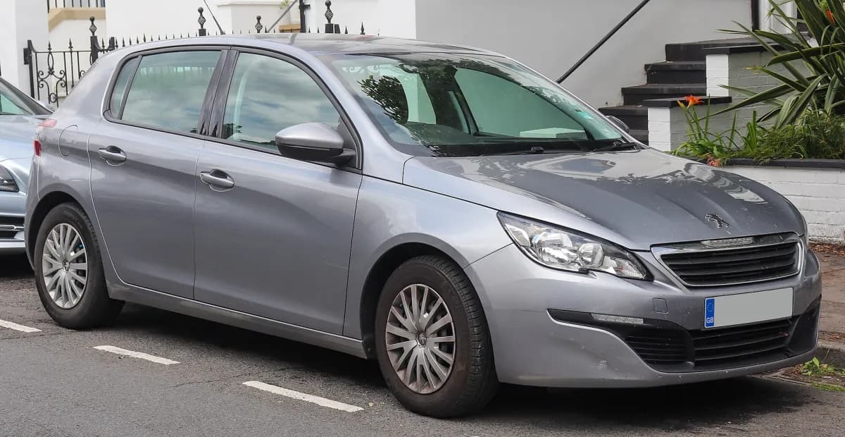 Peugeot 308 T9 (2013-2020) önden görünüm