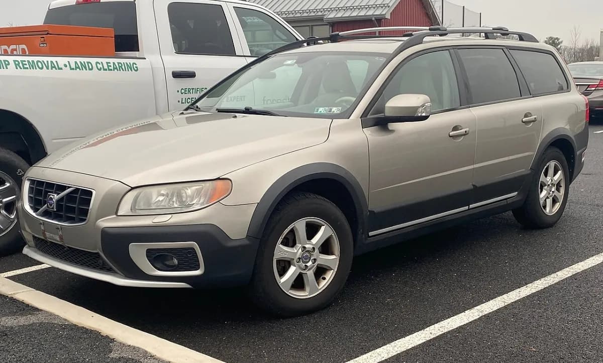 Volvo XC70 Mk2 (2007-2016) önden görünüm